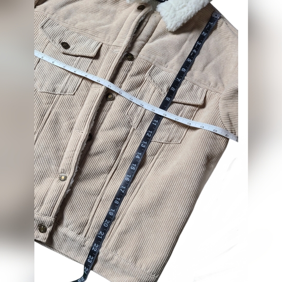 SHEIN | DROP SHOULDER | CORDUROY TYPE COAT W/FUZZY INTERIOR | SIZE XS - Picture 4 of 15